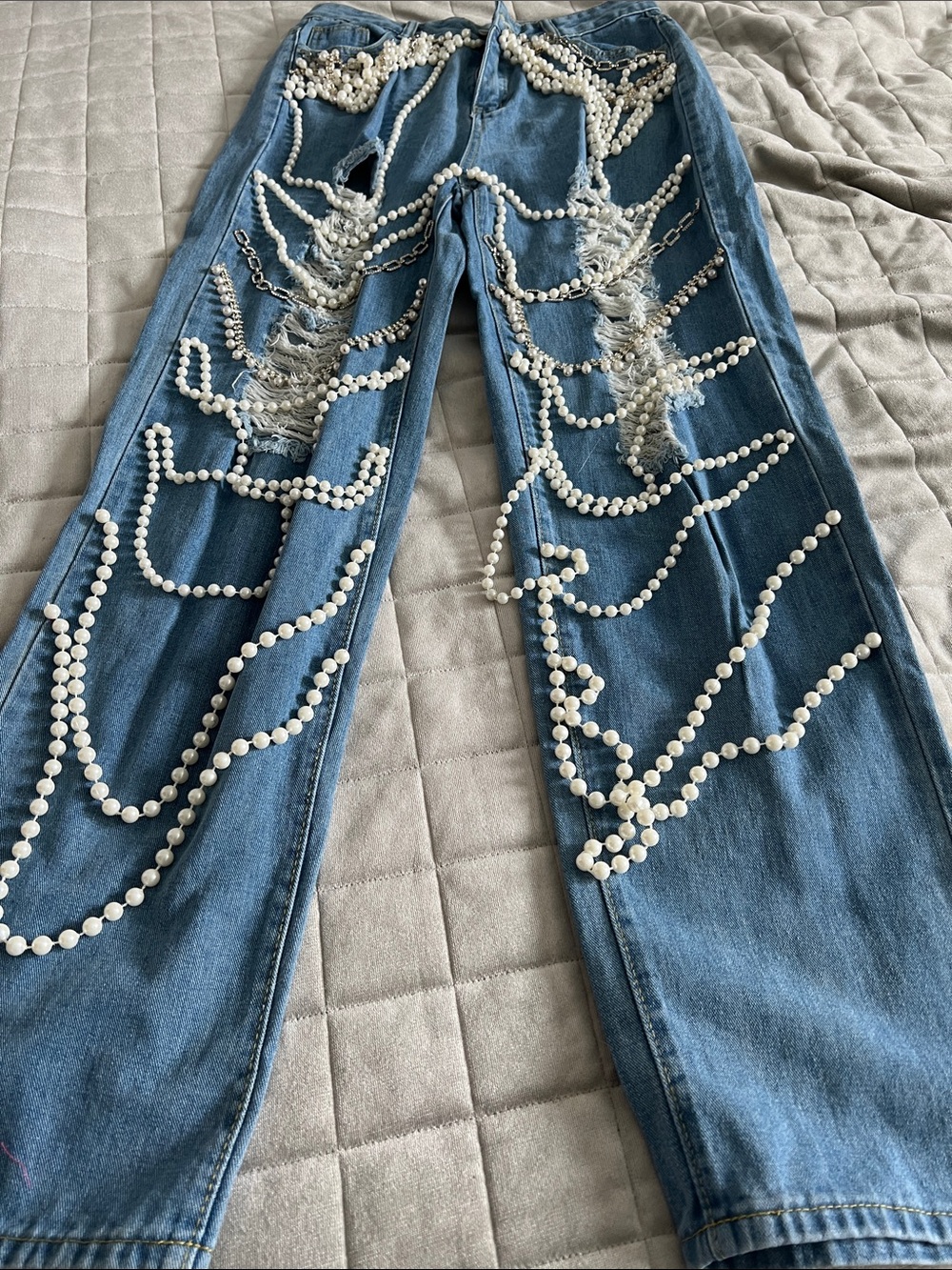 Beaded Blue Straight-Leg Jeans with Pearl Chain Detail